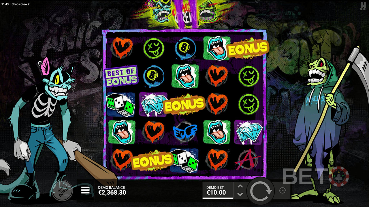 Déclenchez le jeu bonus après avoir obtenu 3 symboles bonus dans la machine à sous en ligne Chaos Crew 2.